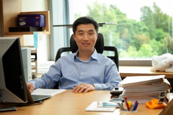 UW Bioengineering faculty Xiaohu Gao