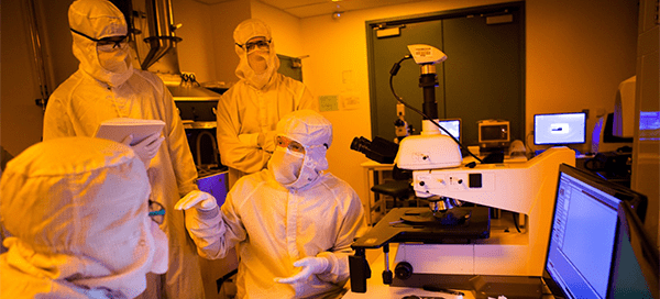 Researchers in UW's NNIN Washington Nanofabrication Facility