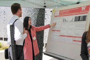 Rachel Shi presenting poster